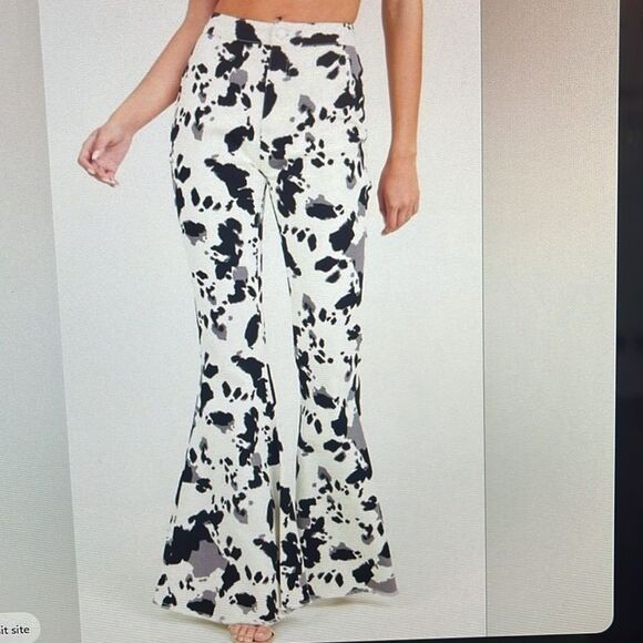 New! Altar'd State High Waisted Flared Bell Bottom Cow Print Jeans - Picture 1 of 14